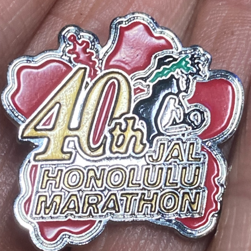 4Oth JAL Honolulu, Hawaii Marathon Pin, Dec 9, 2012